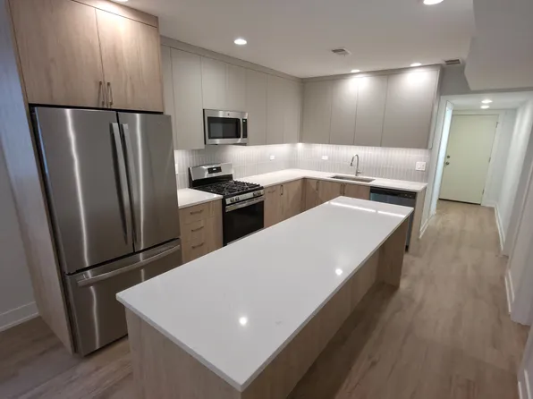 2741 W Belmont Ave, Chicago, IL 60618