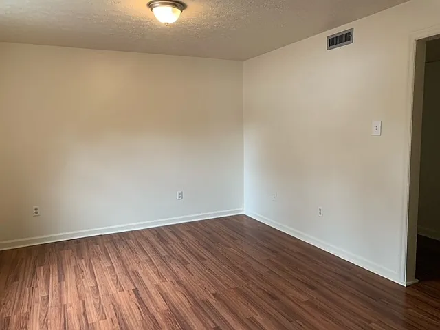 611 Reid Street - Apt C — Photo 2
