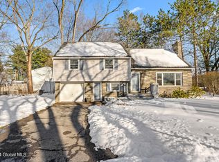 1524 Clifton Park Rd, Schenectady, NY 12309