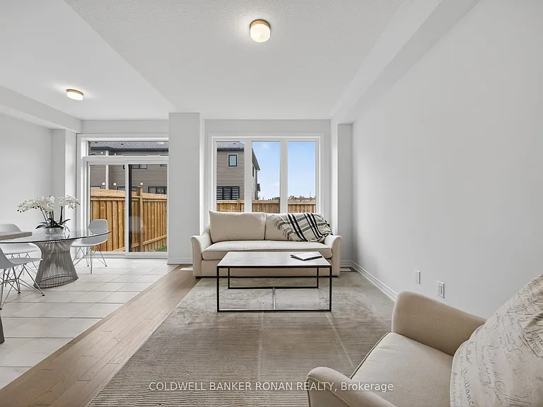29 Milady Cres — Photo 16