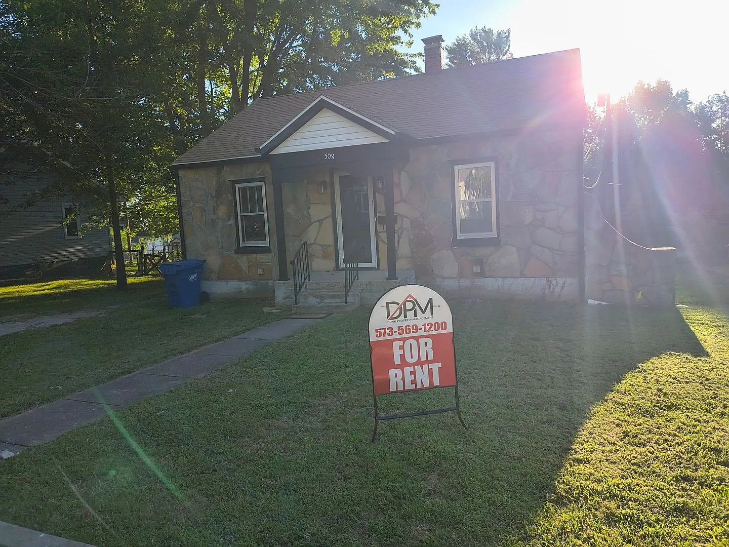 Newly renovated 3-bedroom, 2-bathroom home is ready for move-in and available now for $1,400 a mo... — Photo 1