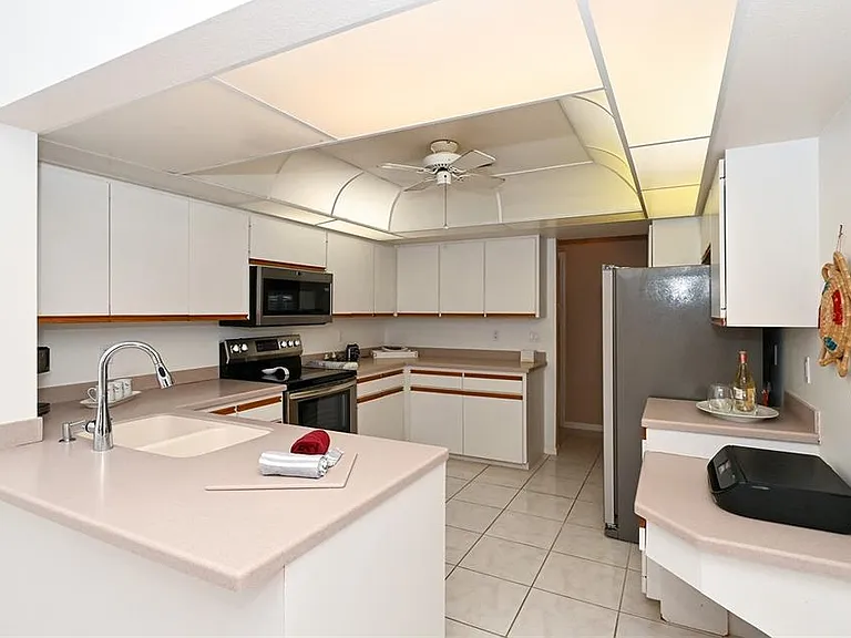 3866 Surrey Ct — Photo 22