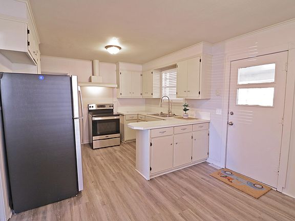 4th image of 500 Eason Pl