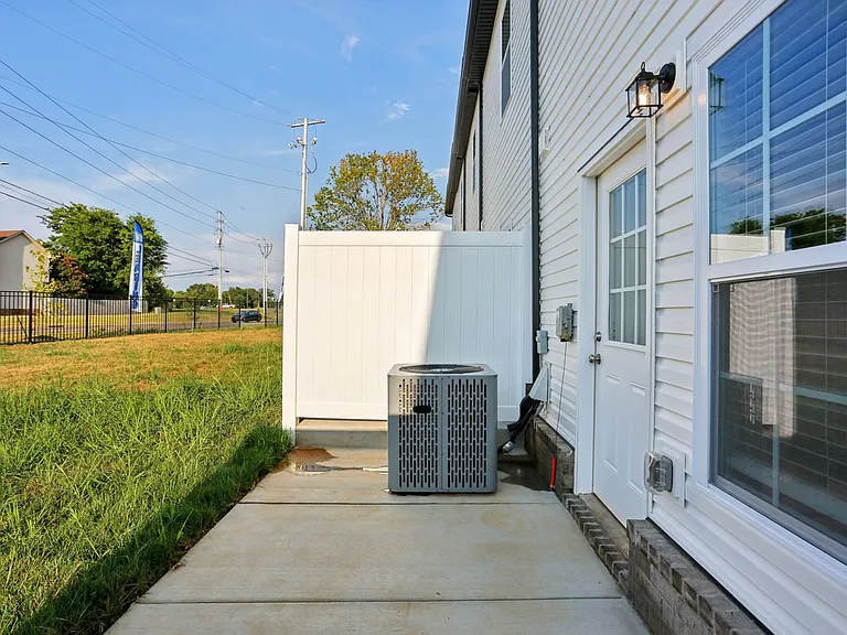 2815 Trenton Rd — Photo 30