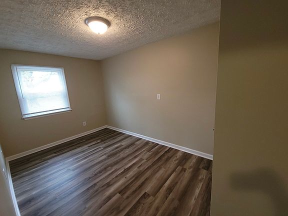 3rd image of 820 E Main St #820