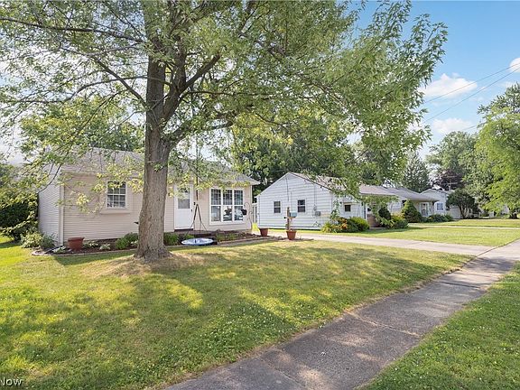 2nd image of 359 Marseilles Ave