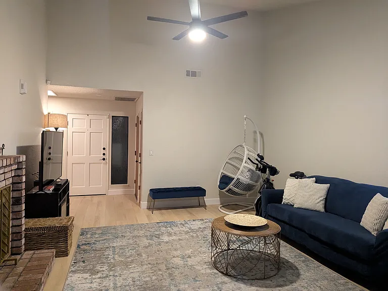 2337 Saint Lawrence Ln — Photo 10