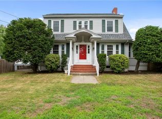 307 Newman Ave, Rumford, RI 02916
