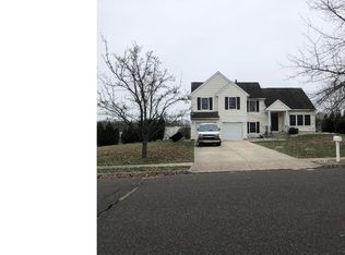 9 Orchardview Dr, Sewell, NJ 08080