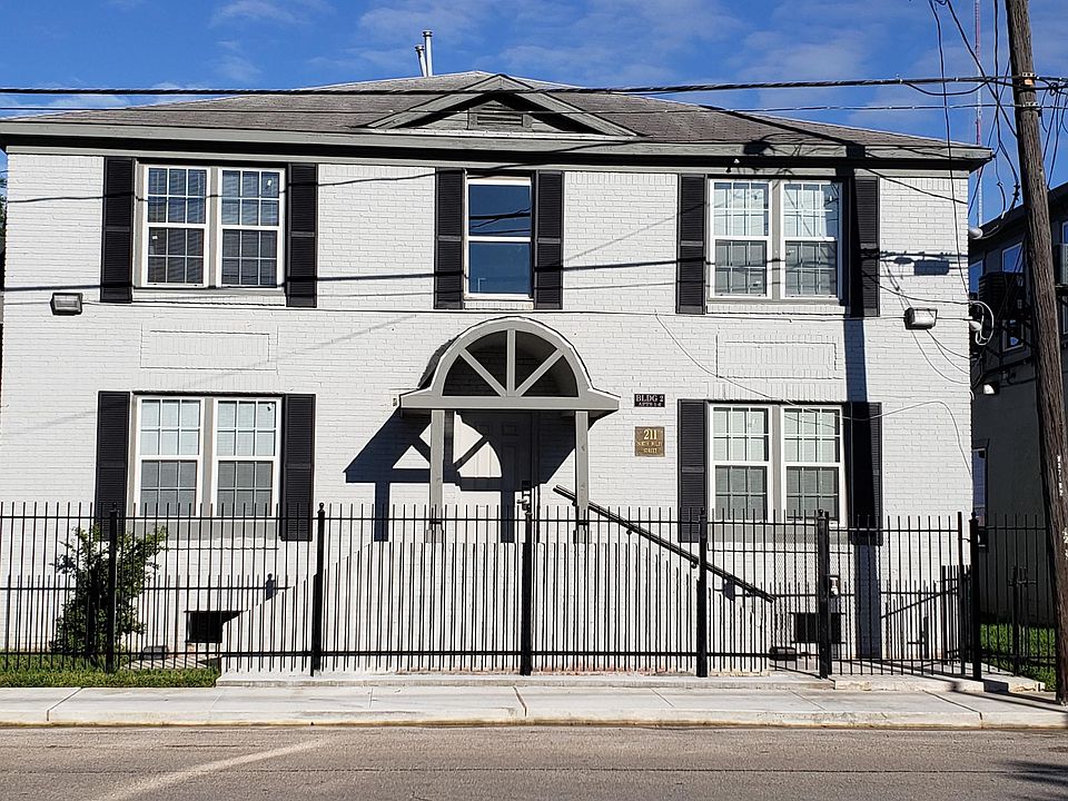 211 N Milby Exterior View