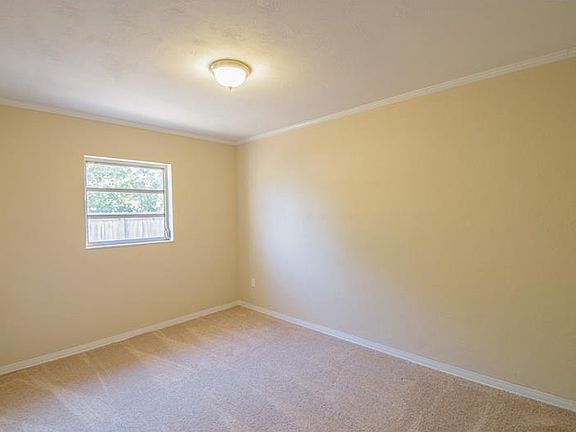 3rd image of 2000 64th Ave S