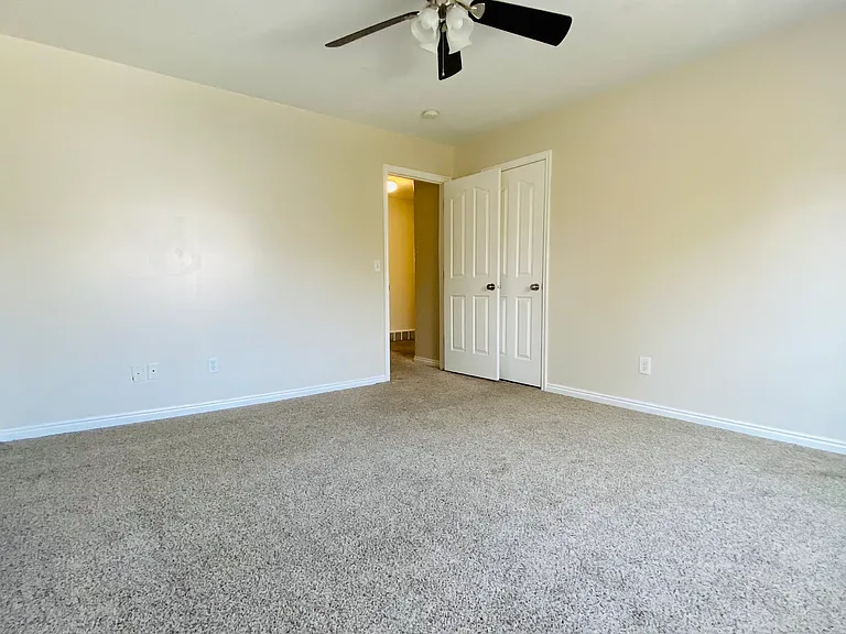 428 E Park Oak Pl — Photo 8