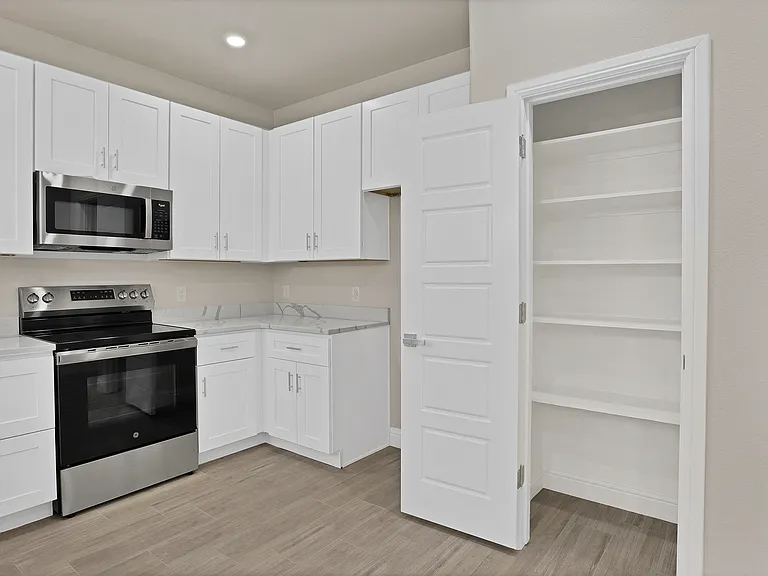 5619 Barkridge Dr — Photo 11