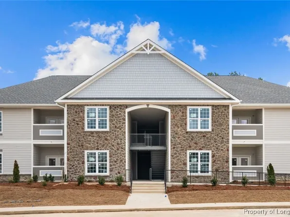 260 Gallery Dr #201, Spring Lake, NC 28390