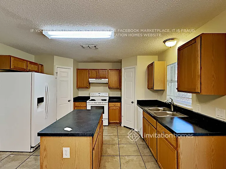 233 Pleasant Gardens Dr — Photo 7