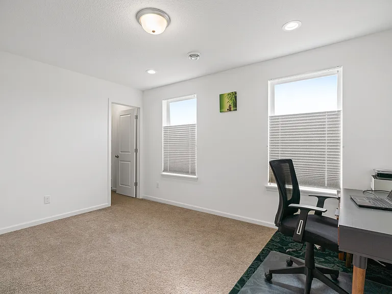 657 Aster Rd — Photo 35