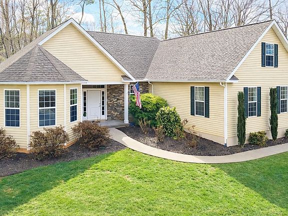 4th image of 612 London Ct