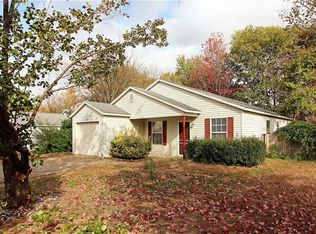 303 Parkcrest Dr, Bentonville, AR 72712