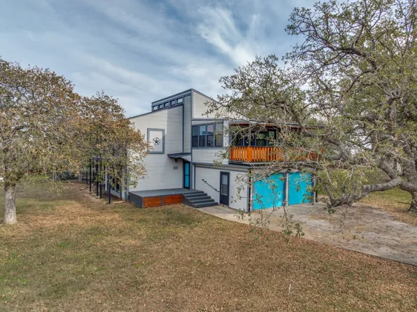 237 Runaway Bay Dr, Bridgeport, TX 76426