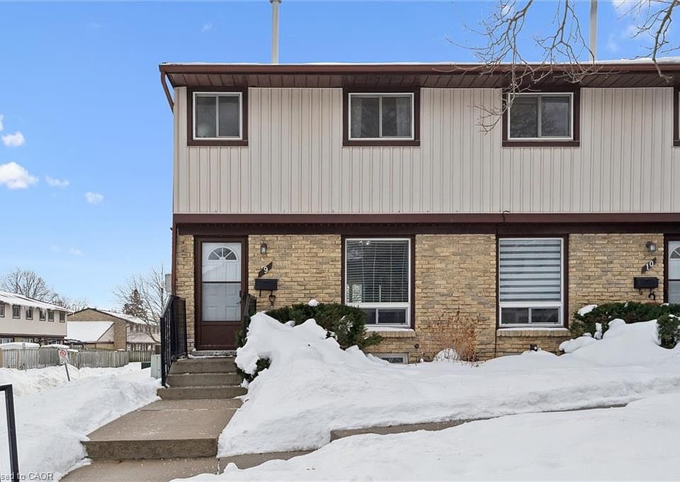 1st image of 210 Glamis Rd #9