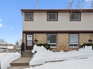 210 Glamis Rd #9, Cambridge, ON N1R6L3