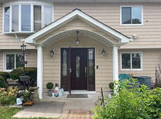 24 Hickory St, Deer Park, NY 11729
