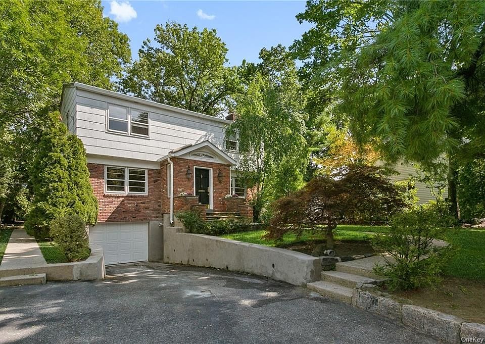 1st image of 6 Park Dr