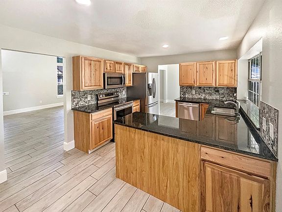 4th image of 6849 N Park Dr #0