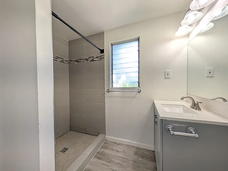 6132 Pembroke Dr — Photo 11