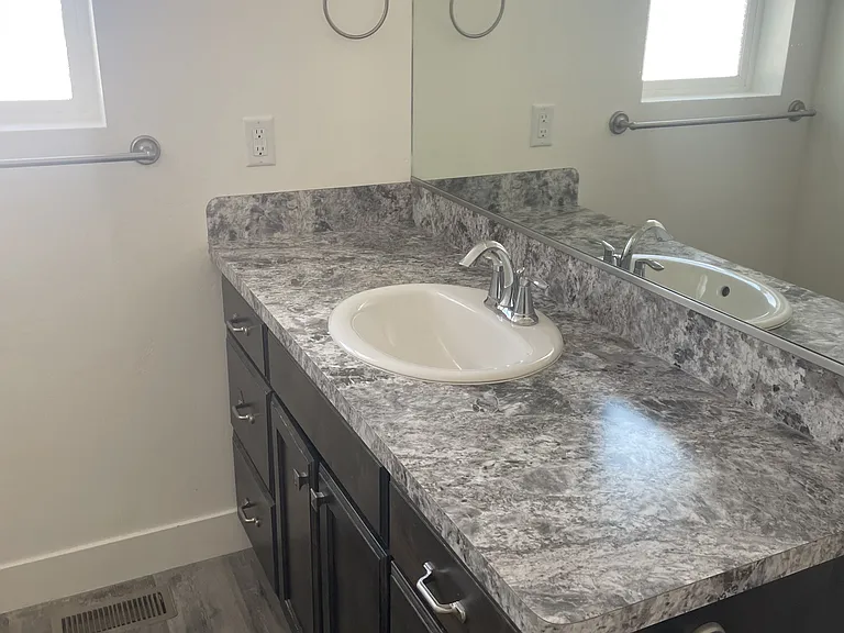 3351 E Kathaway Ln — Photo 8