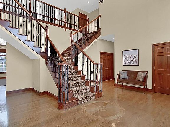 5th image of 6993 West Dr