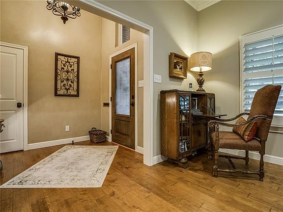 3rd image of 3832 Winslow Dr