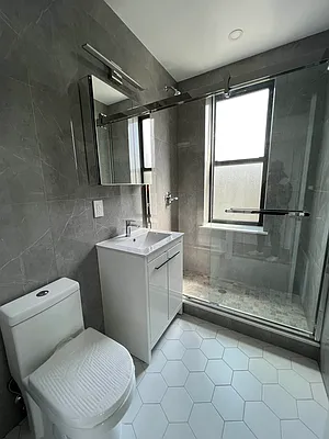 Rented by Oxford Property Group | media 7