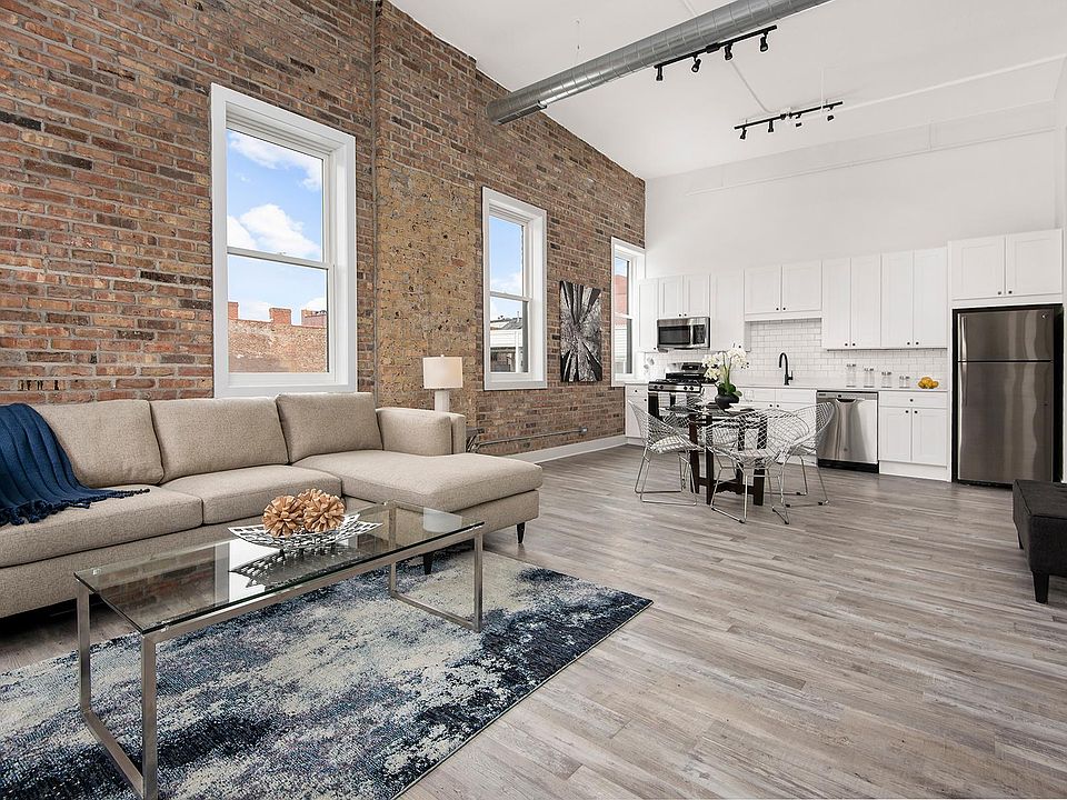 1st image of 1912 N Milwaukee Ave #203L