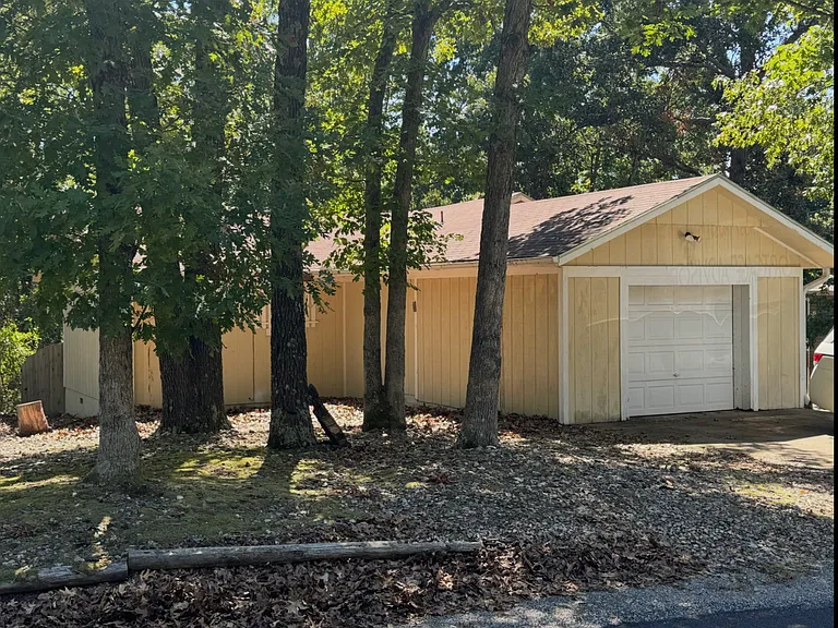 1 Sudbury Ln — Photo 2
