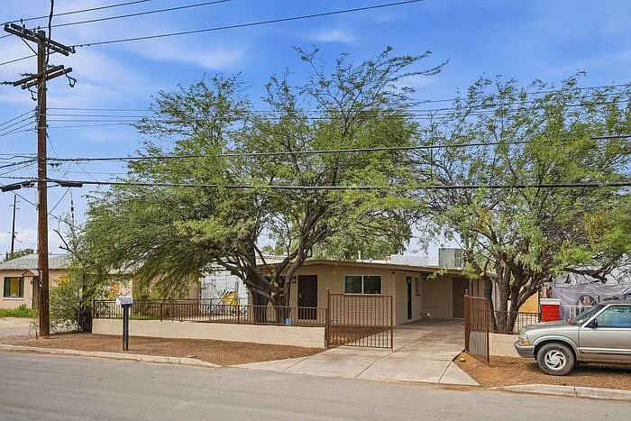 3 bed, 2.0 bath, 1198 sqft, $1,500 — Photo 3