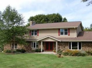 4548 Loch View Rd, Hubertus, WI 53033