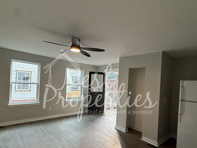 233 Cambridge Ave E #1 — Photo 3