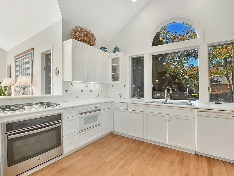 74 N Woods Ln — Photo 10