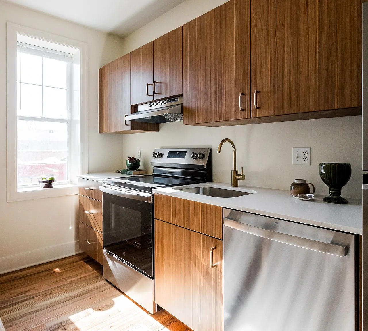 Sterling Apartments — Photo 3