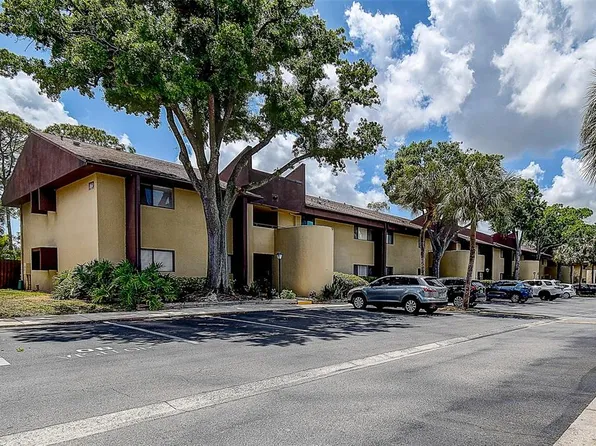 860 S Village Dr N APT 106, Saint Petersburg, FL 33716
