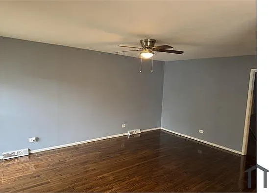 13217 S Rhodes Ave — Photo 2