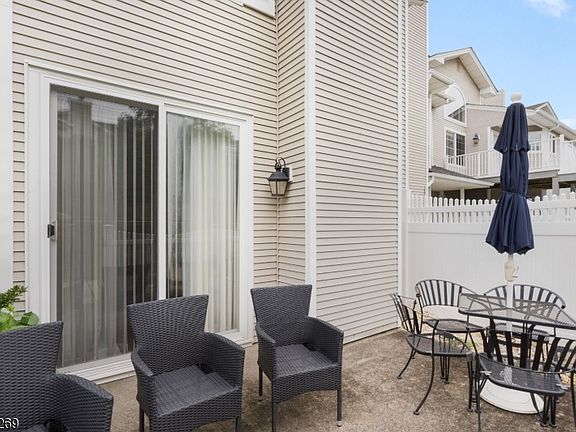 3rd image of 11 Ashley Court