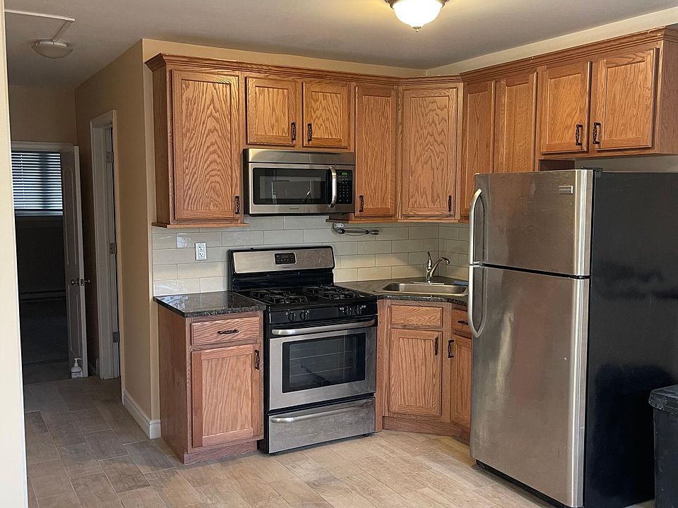1st image of 147 Elson St #2