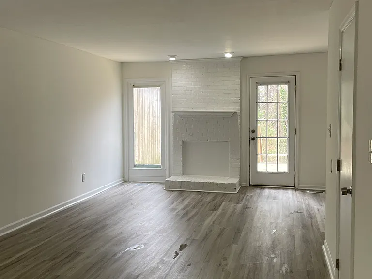 6909 Glendower Rd #B — Photo 1