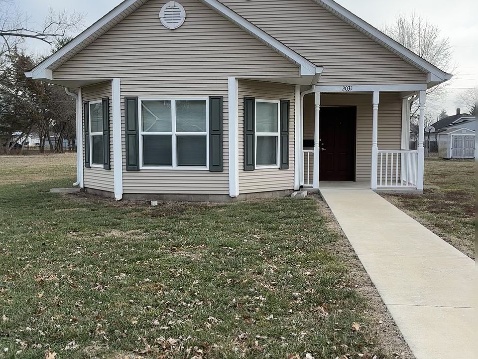 1st image of 2031 Blaine Ave