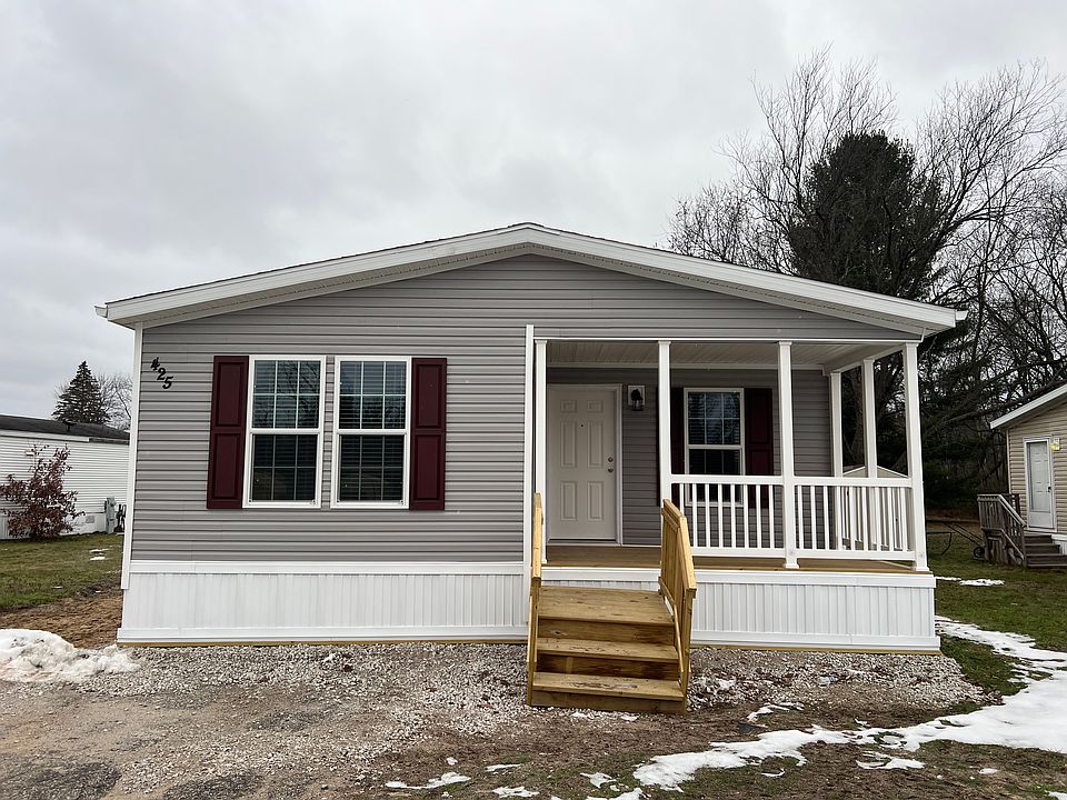 1st image of 425 Seneca Pl #112