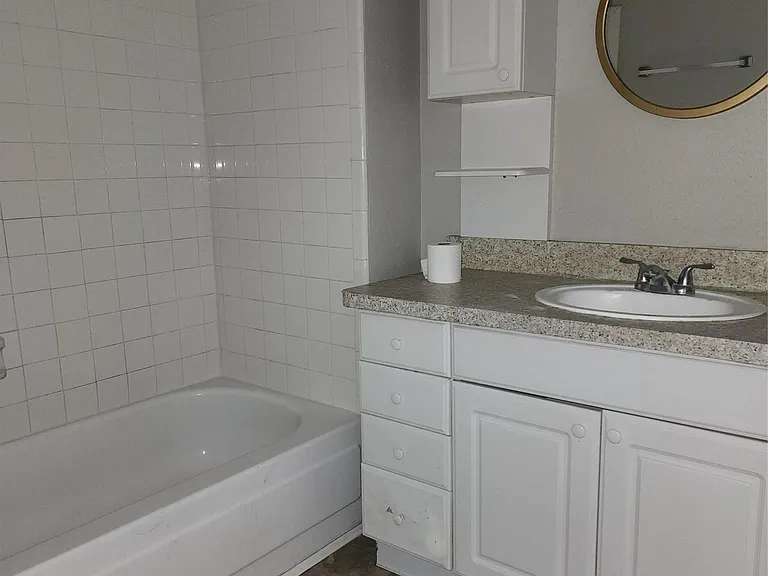 6938 Foxbrook Dr — Photo 11