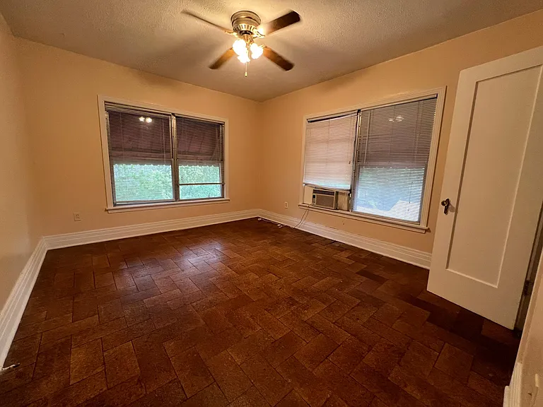 536 Fulton Ave — Photo 8