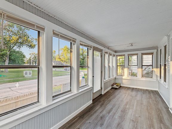 3rd image of 765 Thresher Ave